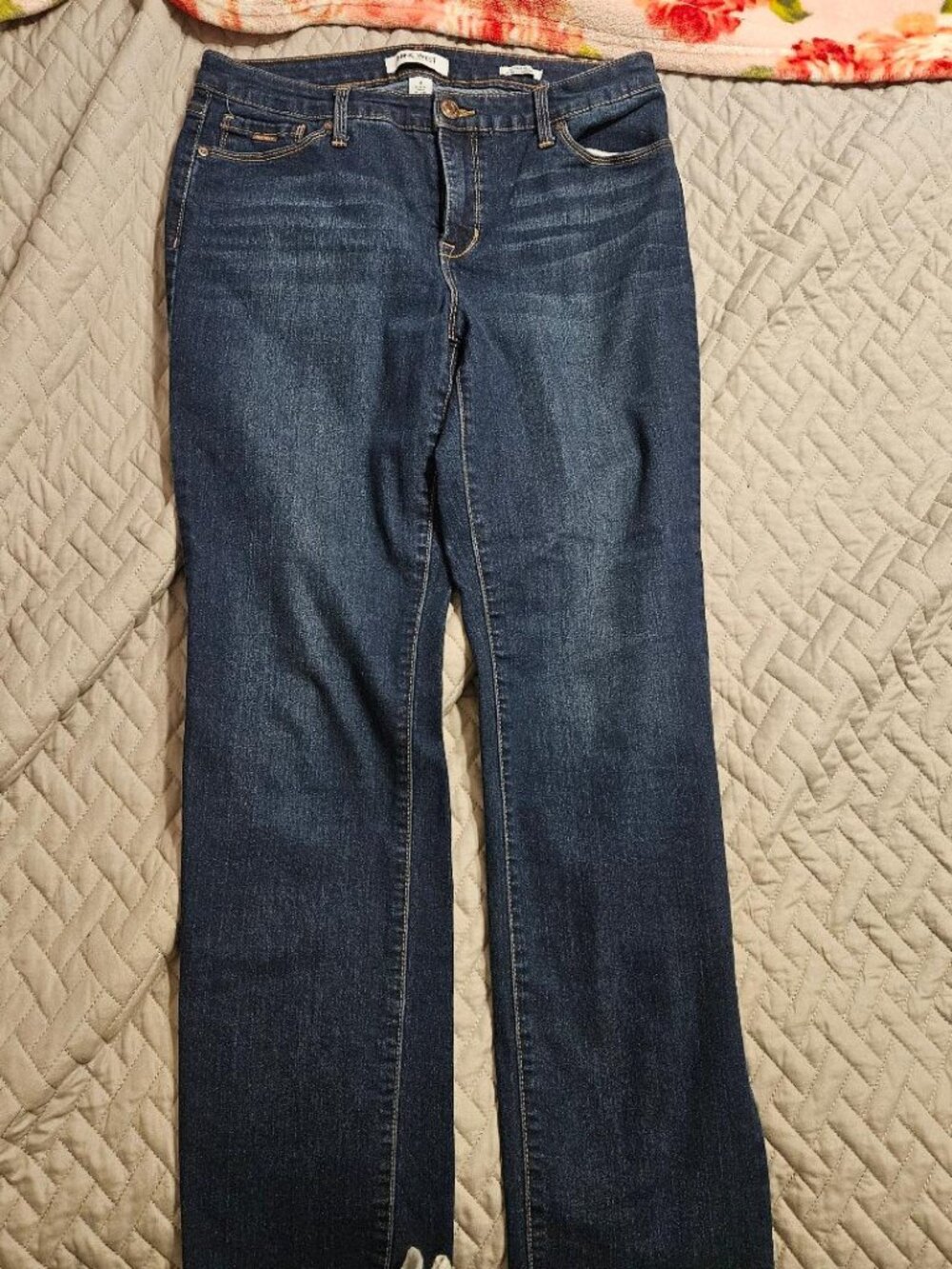 NINE WEST dark blue denim Gramercy Slim Straight size 8 jeans